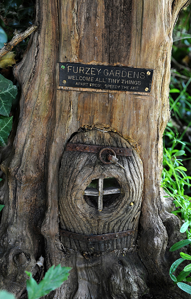 Furzey Gardens New Forest Fairy Door 'Welcome All Tiny Things'